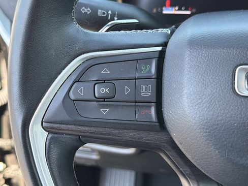 Used 2022 Jeep Grand Cherokee L Limited image 25