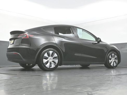 Used 2023 Tesla Model Y Long Range AWD/4WD image 43