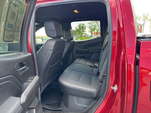 Used 2024 Chevrolet Colorado LT w/ LT Convenience Package III AWD/4WD image 34