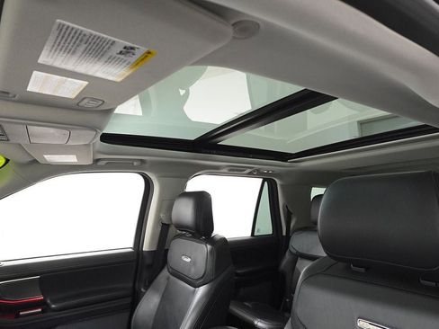 Used 2025 Ford Expedition Max Platinum image 13