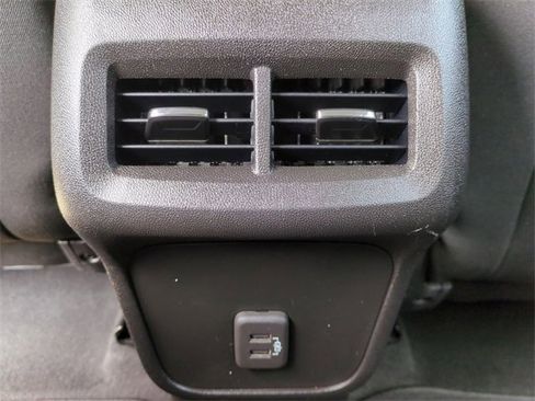 Used 2022 Chevrolet Equinox LT image 21