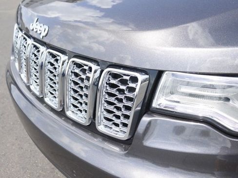 Used 2020 Jeep Grand Cherokee Overland image 12