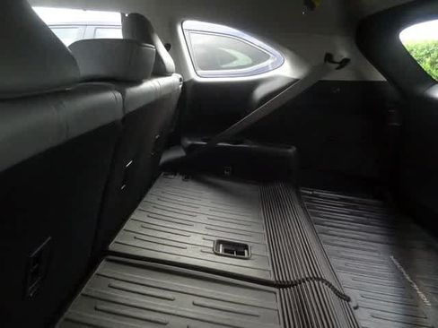 Used 2023 Toyota Highlander XLE FWD image 8