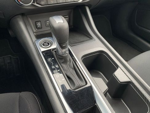 Used 2025 Nissan Sentra SV image 39