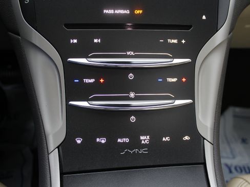 Used 2013 Lincoln MKZ Base image 35