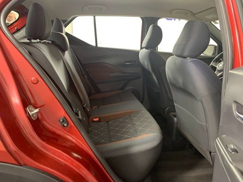 Used 2018 Nissan Kicks SR FWD image 35