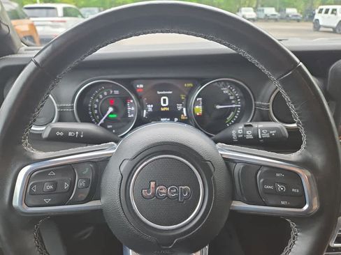 Used 2023 Jeep Wrangler Sahara w/ Cold Weather Group AWD/4WD image 19