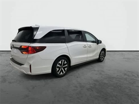 Certified 2025 Honda Odyssey EX-L image 4