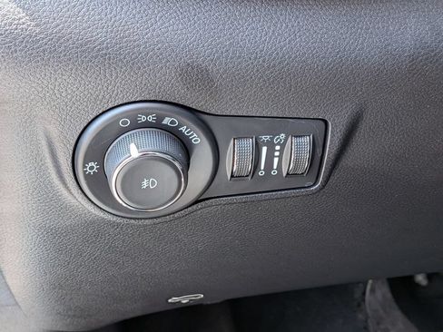 Used 2022 Jeep Compass Latitude AWD/4WD image 14