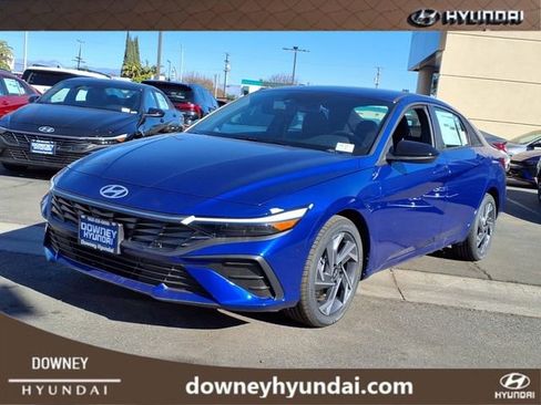 Used 2025 Hyundai Elantra Sport FWD image 1