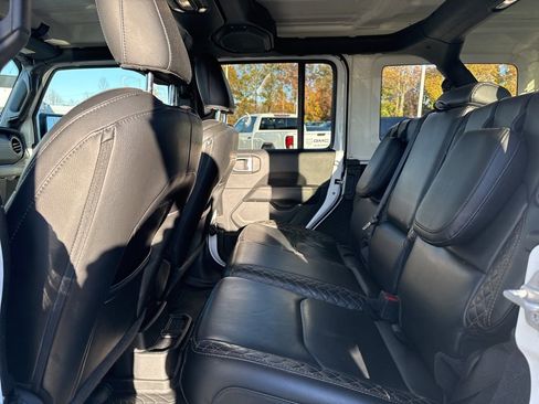 Used 2021 Jeep Wrangler Unlimited Sahara AWD/4WD image 10