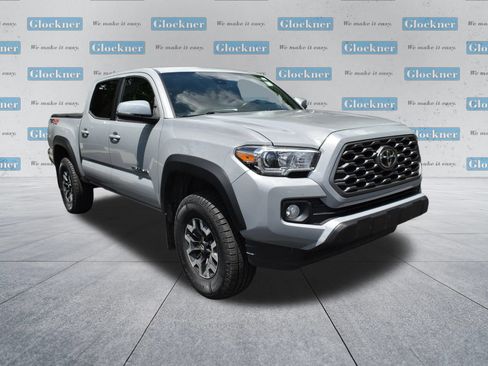 Used 2020 Toyota Tacoma TRD Off-Road AWD/4WD image 3