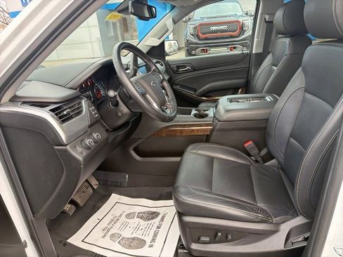 Used 2019 Chevrolet Suburban LT w/ Luxury Package image 14