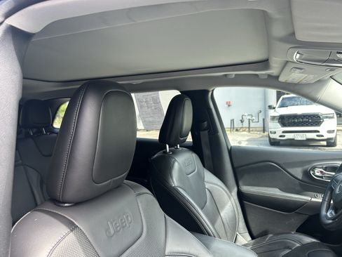 Used 2019 Jeep Cherokee Limited AWD/4WD image 14