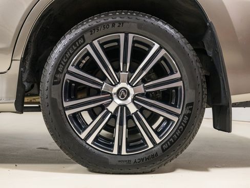 Used 2020 Lexus LX 570 4WD w/ Luxury Package image 13