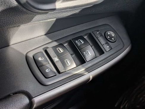 Used 2019 Jeep Cherokee Limited AWD/4WD image 22