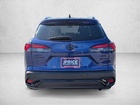 Used 2025 Toyota Corolla Cross XSE image 7