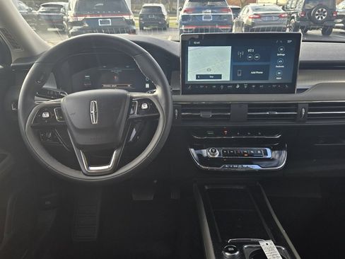 Certified 2023 Lincoln Corsair AWD image 6