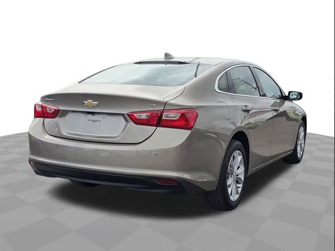 Used 2025 Chevrolet Malibu LT image 4