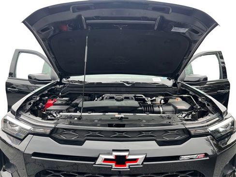 Used 2025 Chevrolet Colorado ZR2 w/ Technology Package image 20