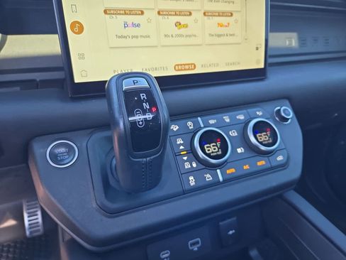 Used 2023 Land Rover Defender 110 Carpathian Edition image 31