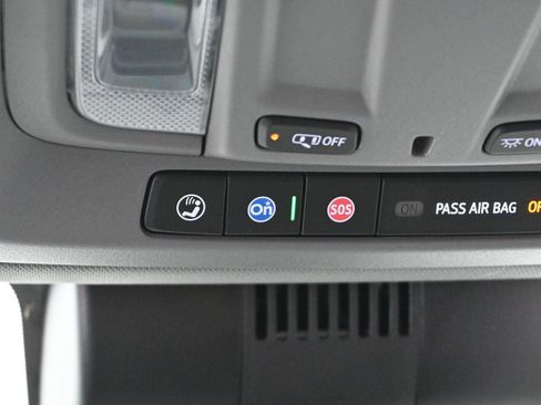 Used 2024 GMC Sierra 1500 Elevation image 28