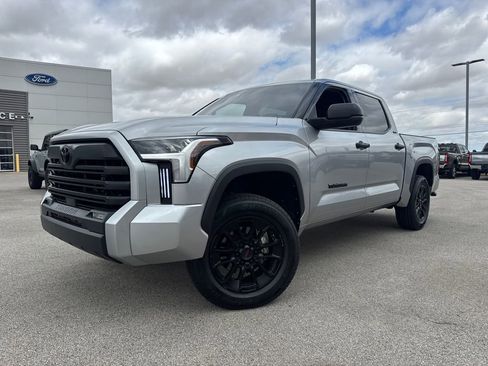 Used 2023 Toyota Tundra SR5 AWD/4WD image 1