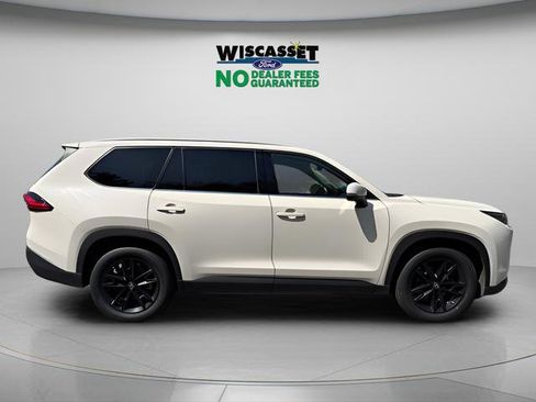 Used 2024 Toyota Grand Highlander AWD image 6