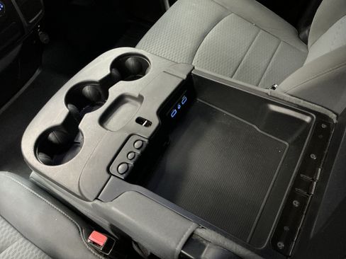 Used 2018 RAM 1500 Express AWD/4WD image 17