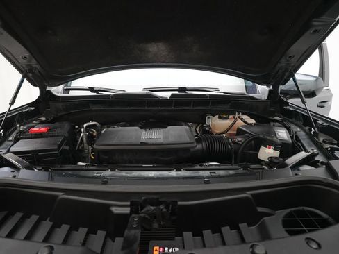 Used 2021 GMC Yukon SLE AWD/4WD image 3