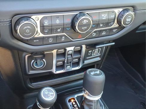 New 2026 Jeep Wrangler Unlimited Sahara AWD/4WD image 7
