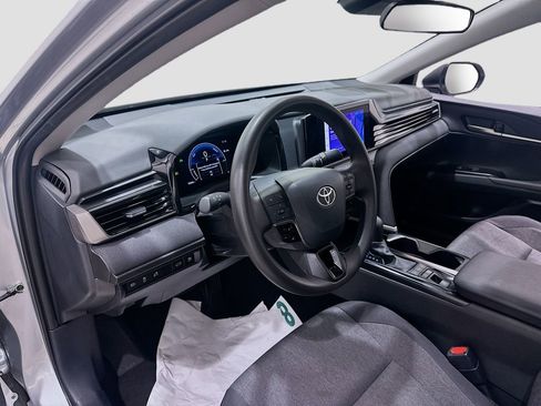 Used 2025 Toyota Camry LE FWD image 9