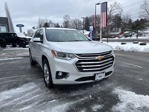 Used 2018 Chevrolet Traverse High Country AWD/4WD image 4