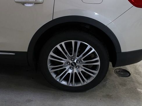 Used 2018 Lincoln MKX Reserve w/ Lincoln MKX Climate Package image 29