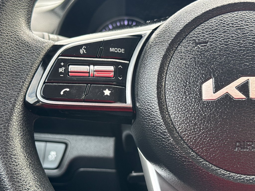 Used 2024 Kia Forte LXS w/ LXS Technology Package FWD image 18