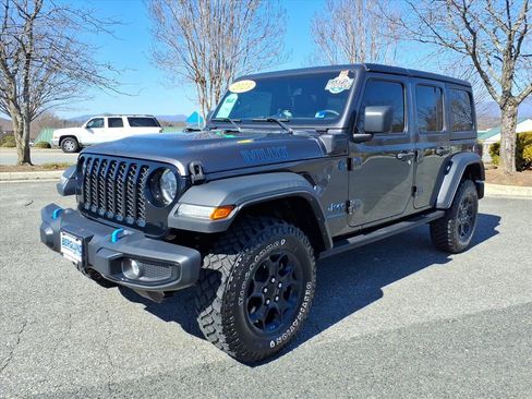 Used 2023 Jeep Wrangler Unlimited w/ Cold Weather Group AWD/4WD image 14