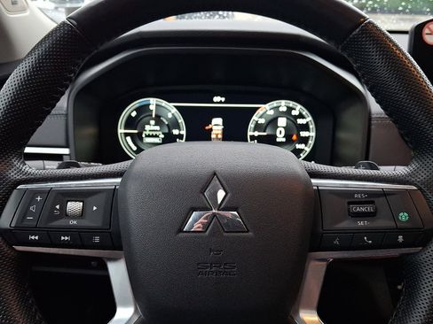 Used 2024 Mitsubishi Outlander SE AWD/4WD image 20