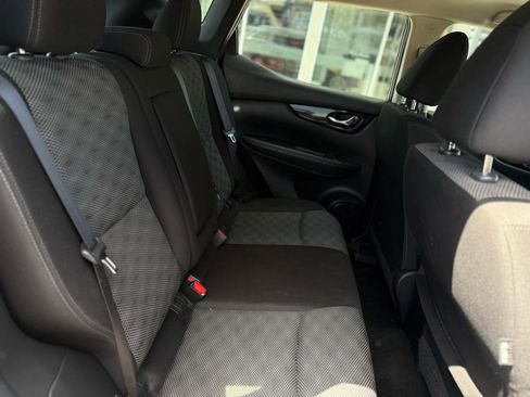Used 2017 Nissan Rogue Sport SV FWD image 17