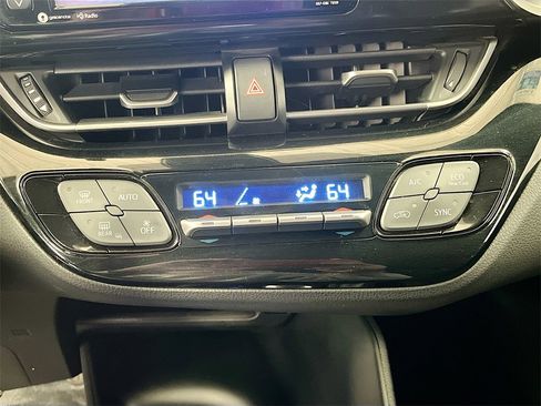 Used 2018 Toyota C-HR XLE image 15