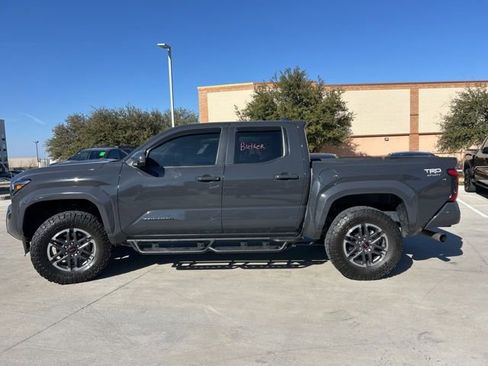 Used 2024 Toyota Tacoma TRD Sport image 7
