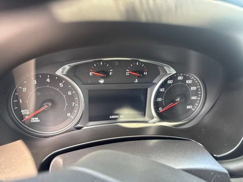 Used 2024 GMC Terrain SLE FWD image 10