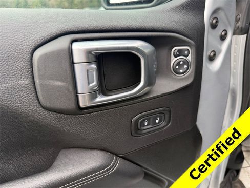 Certified 2022 Jeep Gladiator Overland w/ Popular Equipment Package image 18