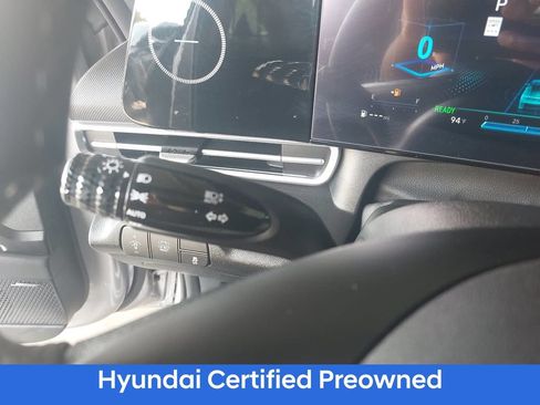 Certified 2025 Hyundai Elantra Limited FWD image 25