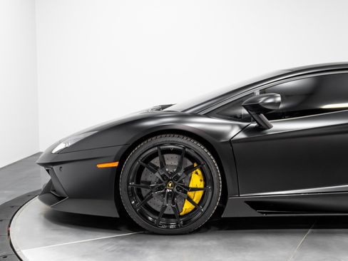 Used 2014 Lamborghini Aventador LP 700-4 image 30