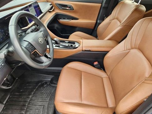 Used 2025 Toyota Crown Signia image 5