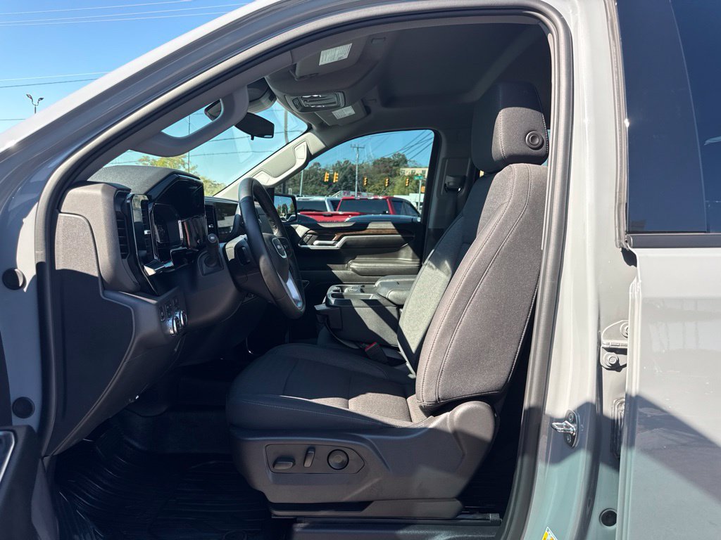Used 2024 GMC Sierra 1500 Elevation w/ LPO, Elevation Black Package AWD/4WD image 13