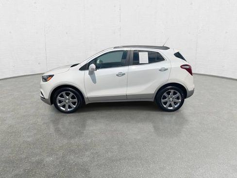 Used 2019 Buick Encore Essence w/ Experience Buick Package FWD image 6