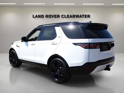 New 2026 Land Rover Discovery Dynamic SE image 3