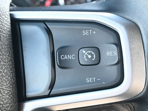 Used 2024 RAM 2500 Big Horn AWD/4WD image 17