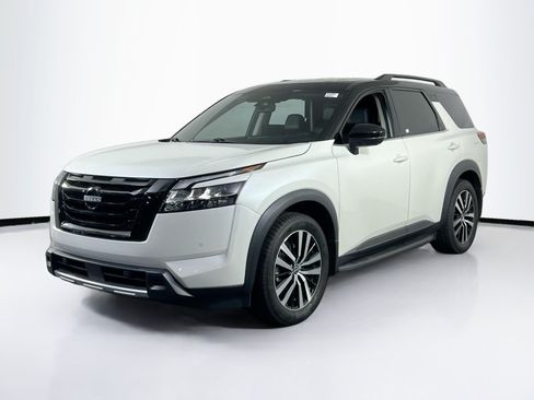 Used 2023 Nissan Pathfinder Platinum AWD/4WD image 1